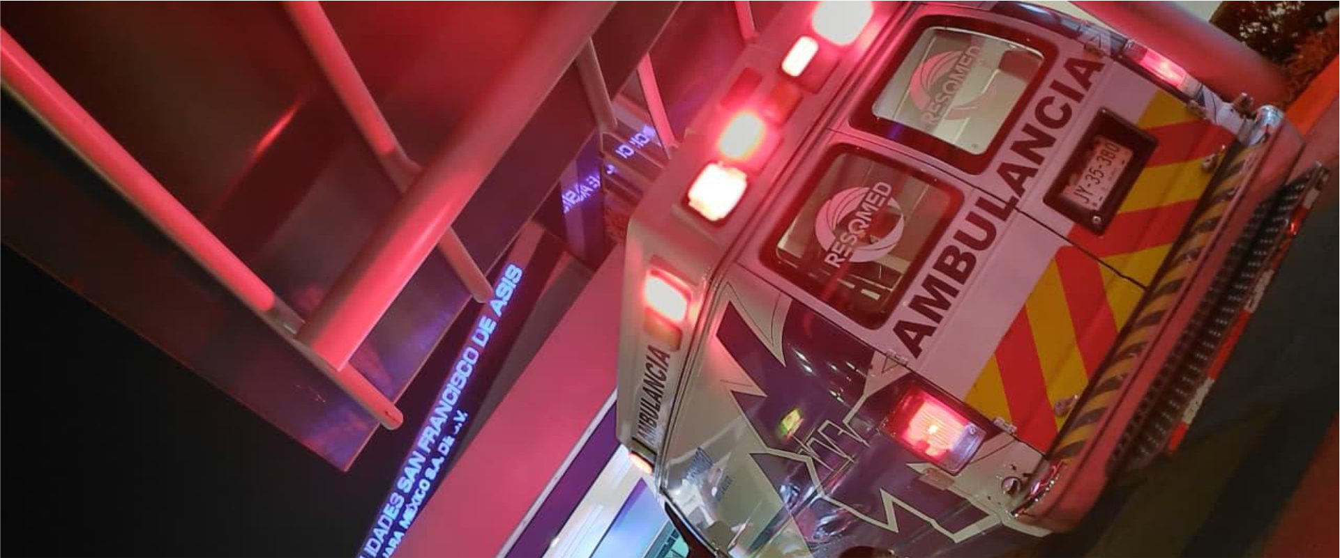 Paramédicos de ResQmed en atención de emergencia